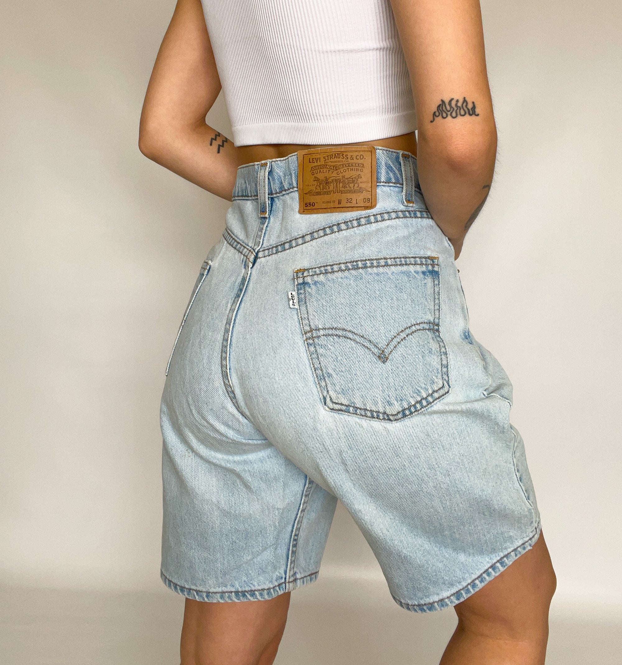 Lightwash 550 Levis Shorts